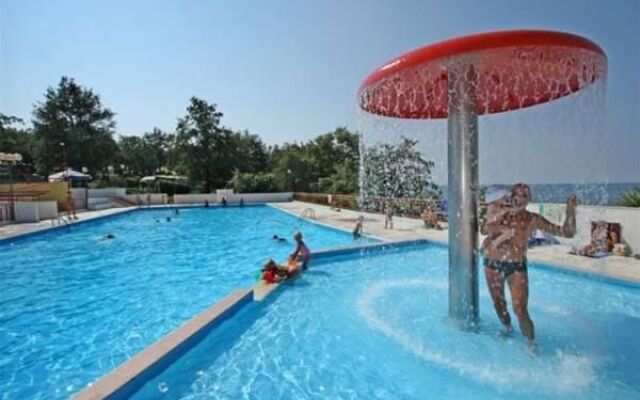Canvas Holidays Mobile Homes Bijela Uvala