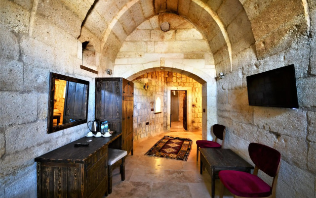 Under Cave Hotel