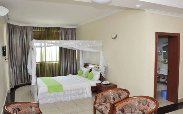 Five to Five Hotel