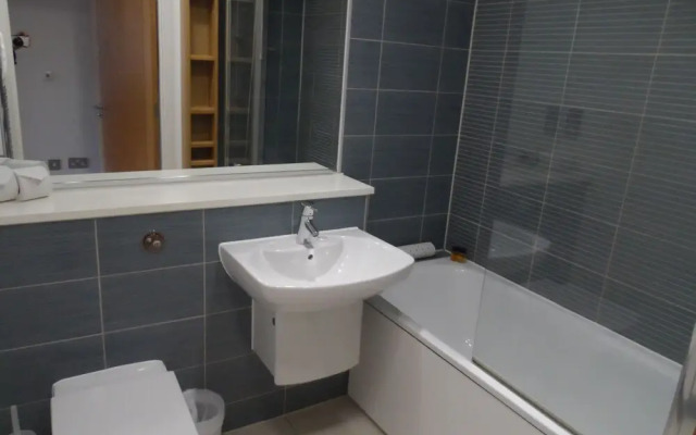Flexi-Lets@Wallis Square, Farnborough