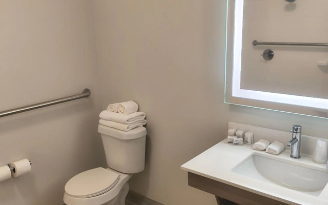 Holiday Inn Express Kenedy by IHG