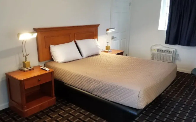 Budget Inn Breezewood