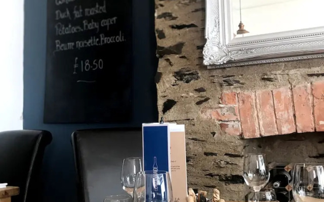 Seabreeze Restaurant with Rooms