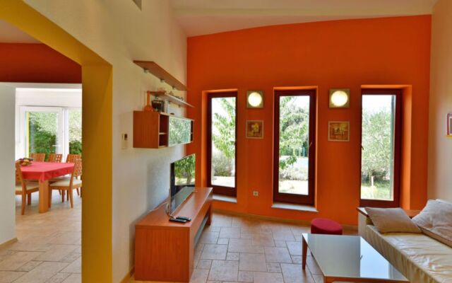 Villa Yellow House
