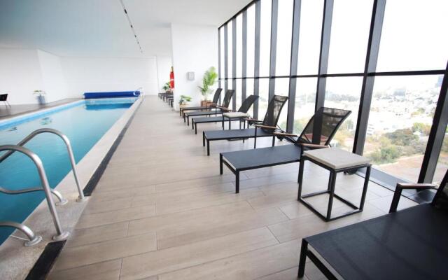 LatitudLuxe apartment in Providencia with pool and gym
