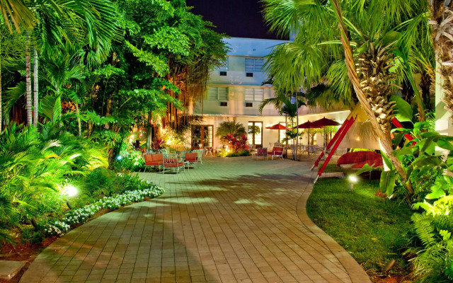 Dorchester Miami Beach Hotel & Suites