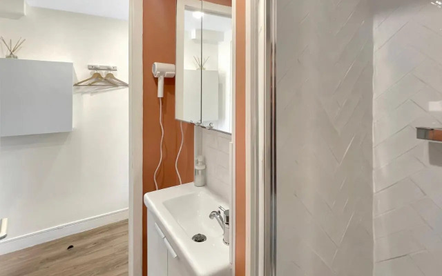 Petit coin cocooning privé 4min a pied de la gare