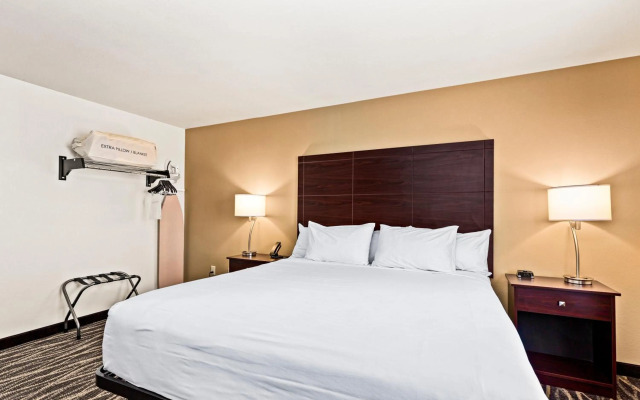 Cobblestone Hotel & Suites - Superior Duluth