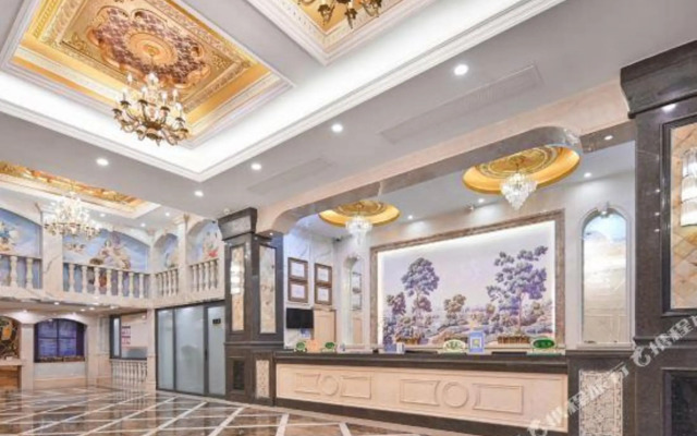 Vienna Hotel (Nanjing Hexi Golden Eagle Shop)