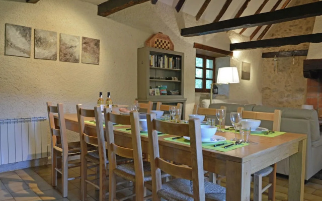 Cozy Mansion in Brandonnet With Swimming Pool