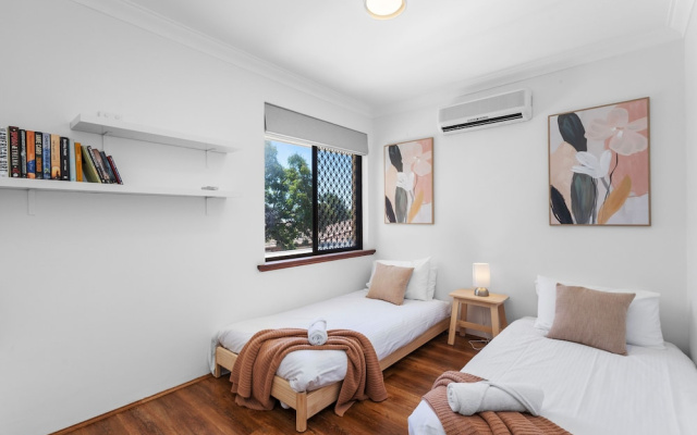 A Perfect Peach - A Sepal Stay – Guest Rooms – Perth