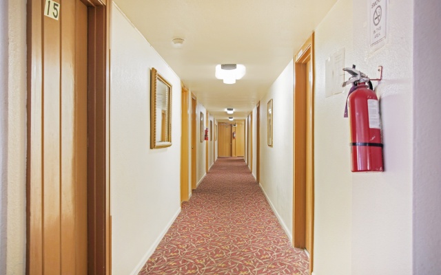OYO Cameron Historic Hotel Brownsville I-69E