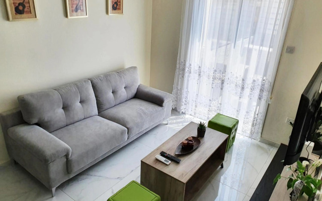 2 Bedroom Cozy Apartment near Tourist Area, 200m from sea