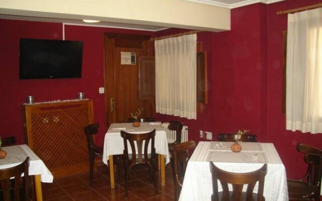 Hotel Mesón del Gallo