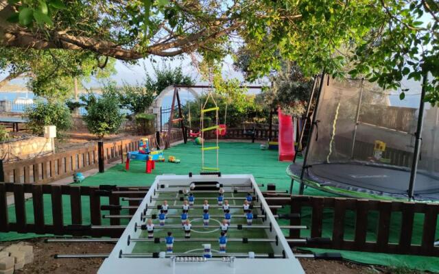Seaside, relaxing family house with playground! Villa Lavrys 4