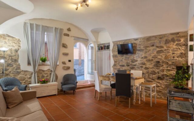 Apartment Adelasia Cisano sul Neva