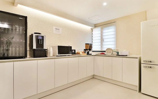 Den Basta Hotel Daeyeon