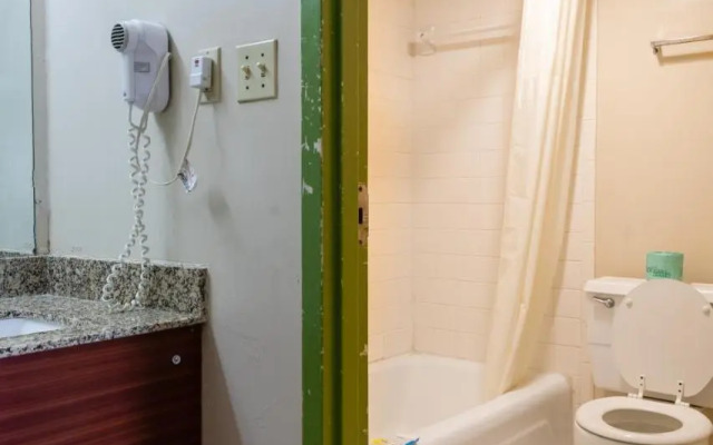 Country Hearth Inn & Suites Atlanta / Marietta and