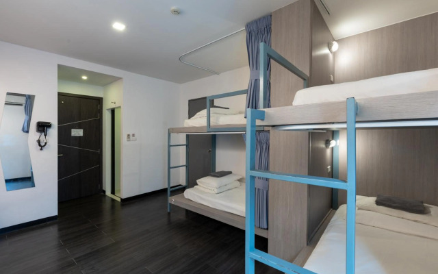 Wake Up Aonang Hotel
