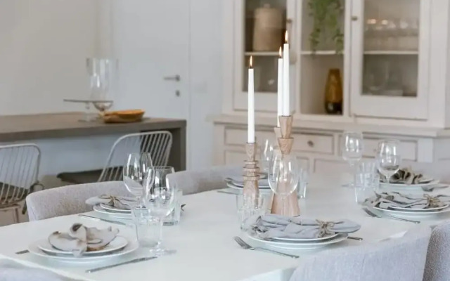 A Luminous Apartment Near the Marina