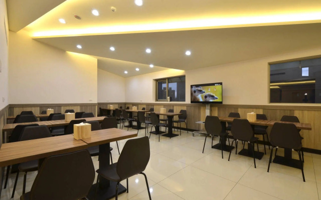 Plus Hotel