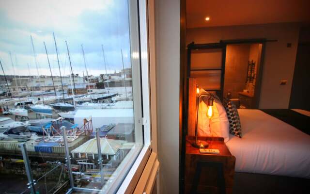 Pinnacle Suites