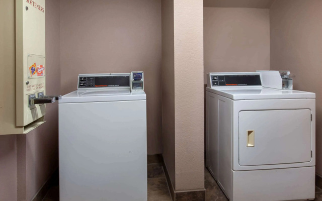 AmericInn by Wyndham Iron River