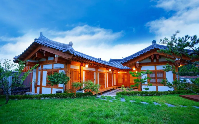 Lee Ga Hanok