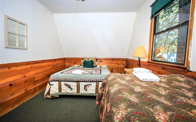 Kelley's Kabin 290 by RedAwning