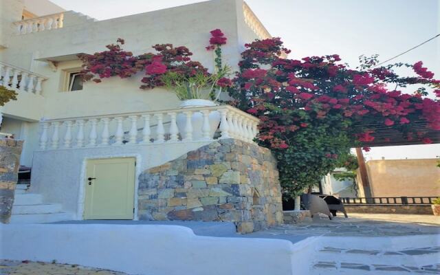 Spacious Room in Creta for 3 People, With Ac, Swimming Pool and Nature