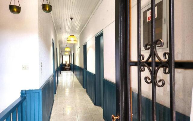 Yalla Hotel Chorefto