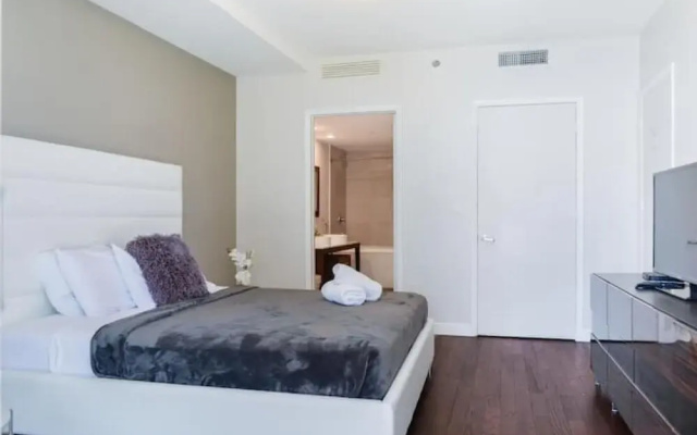 Luxury 1 BR Higher Penthouse Icon Brickell