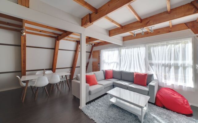Awesome 3 bed Rotorua Lake House