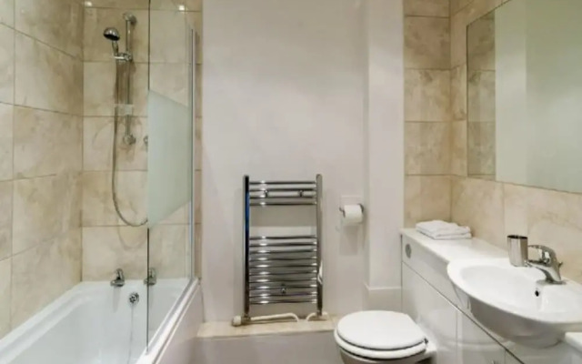 Your Space Apartments - Market Rise