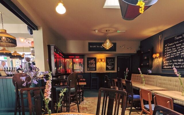 The Stirling Arms Pub & Rooms
