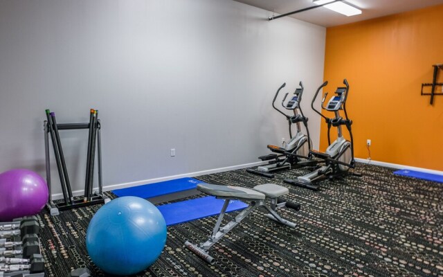 FRONTDESK 915 Broadway Apts Downtown Kansas City