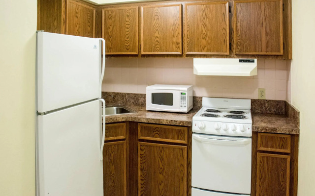 Studios & Suites 4 Less Chesapeake