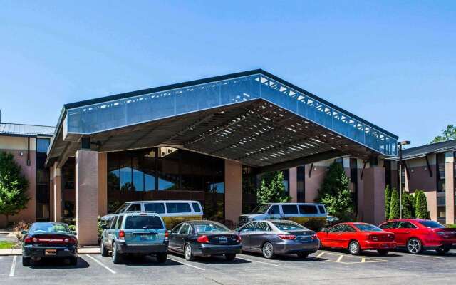 Quality Inn & Suites Peoria North