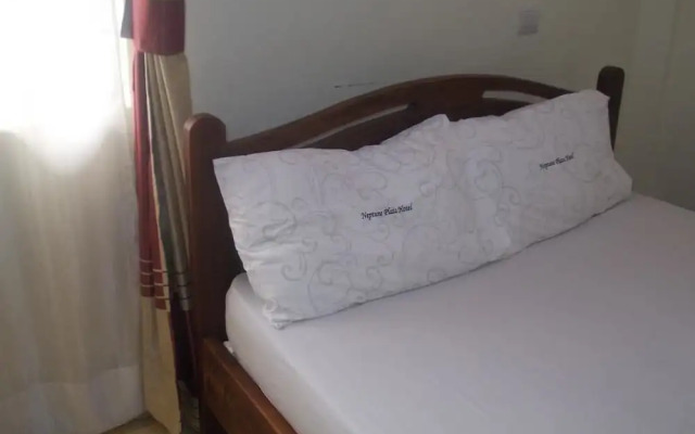 Neptune Plaza Hotel