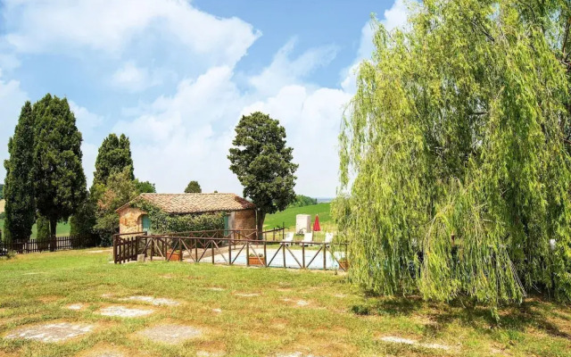 Charming Apartment in Collesalvetti With Garden