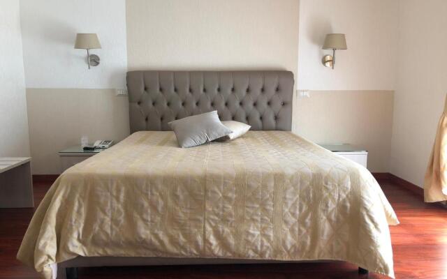Green Park Hotel