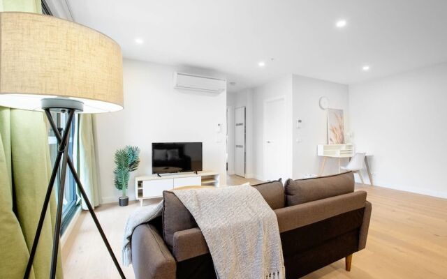 Trendy 2 Bedroom In Ringwood/Eastland With Parking