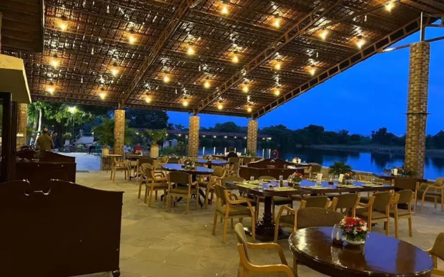 Shikarbadi Hotel