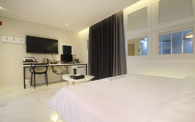 Yeosu Max Self Check-in Motel