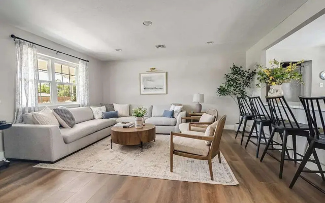 108 Wisteria Dr