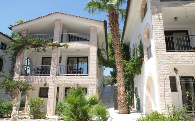 Perikles Hills