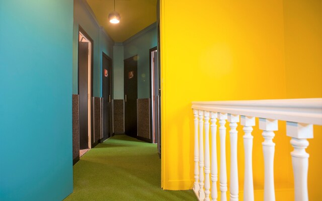 Hotel Olympic Paris Boulogne by Patrick Hayat
