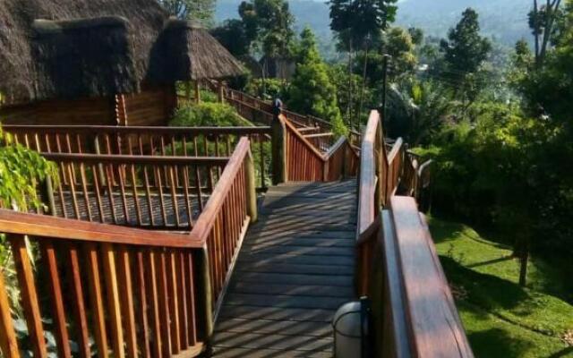 Trackers Safari Lodge Bwindi