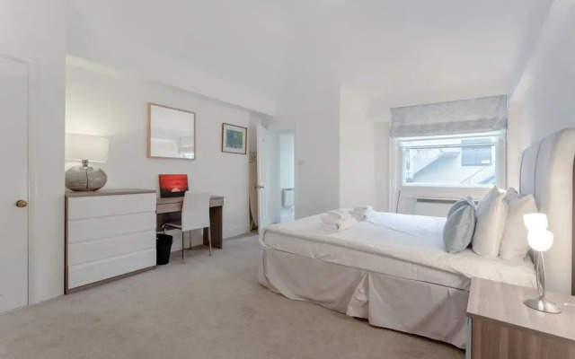 Large & Bright 1 Bed Flat In Piccadilly Circus