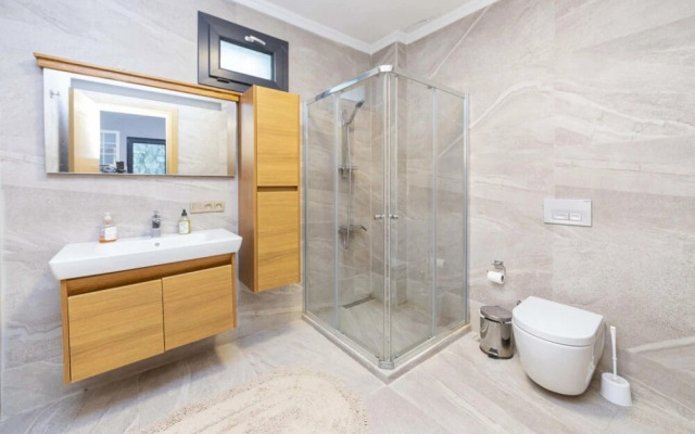 Eclectic Studio Apartment Near Sea in Bodrum